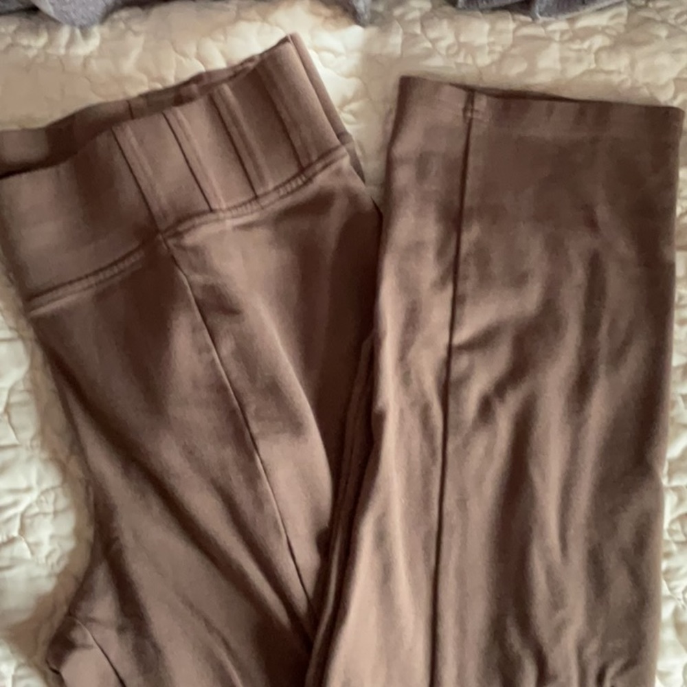 One5One flat front brown tailored brown leggings. Size Women 1X.